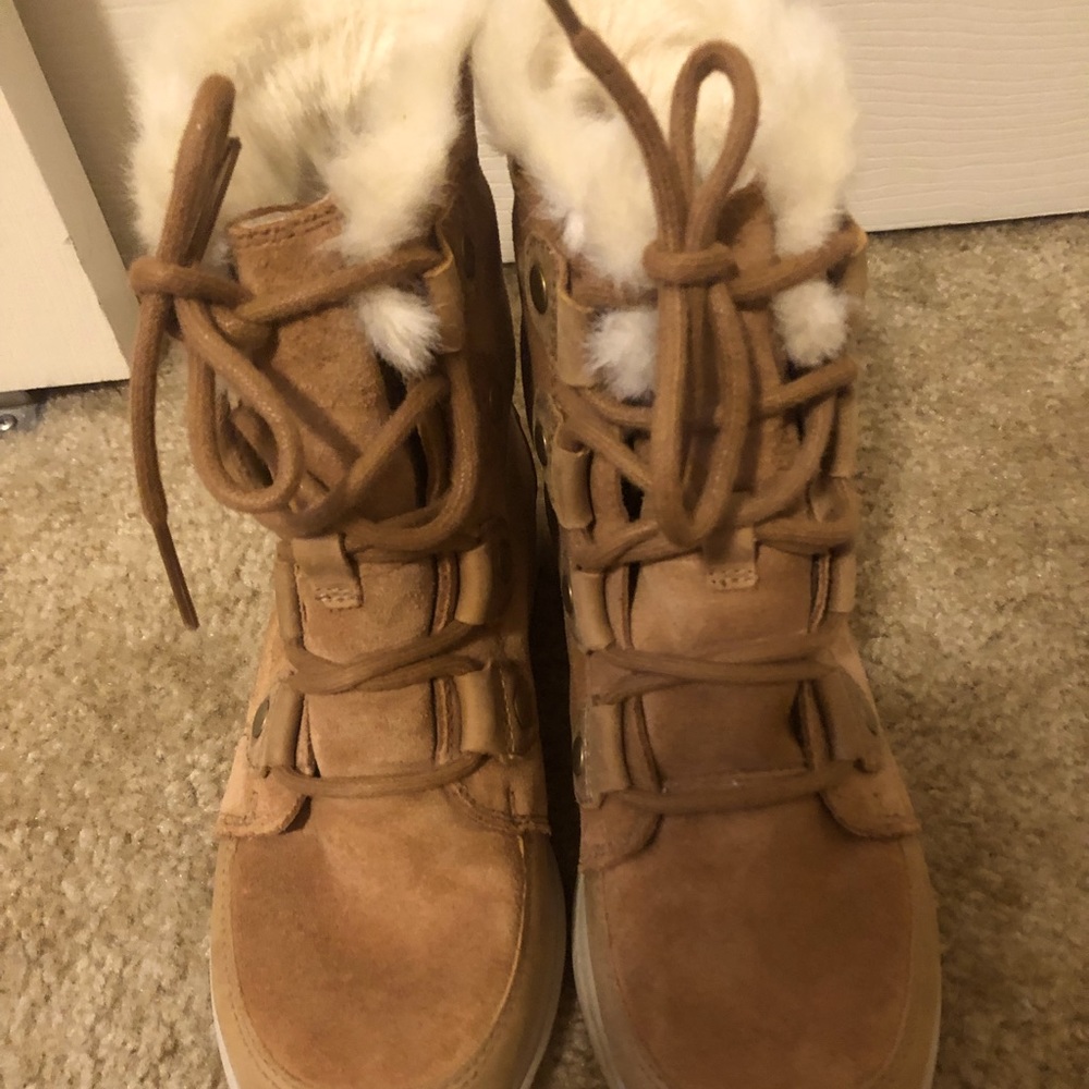 Women’s Sorel Tan Leather Size 5 Winter Boots EUC